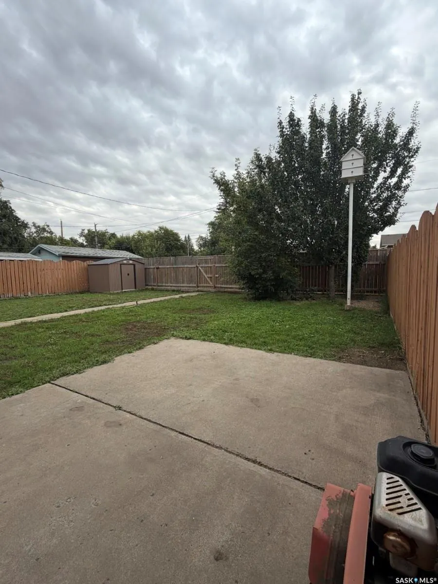 437 Grandview STREET W