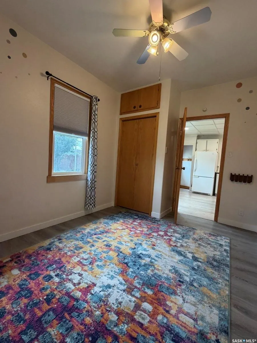437 Grandview STREET W