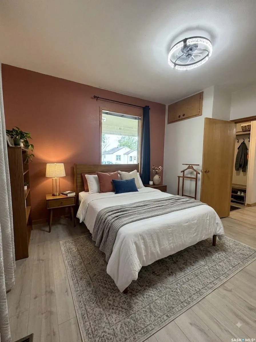 437 Grandview STREET W