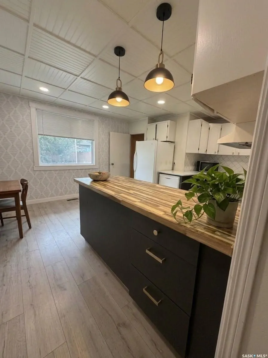 437 Grandview STREET W