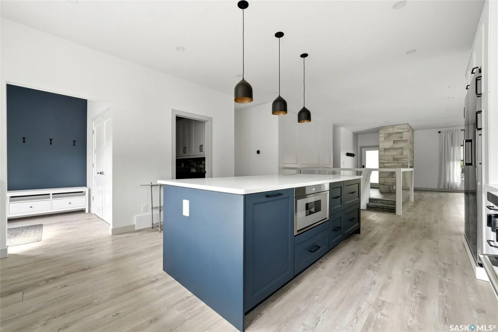 3105 Assiniboine AVENUE