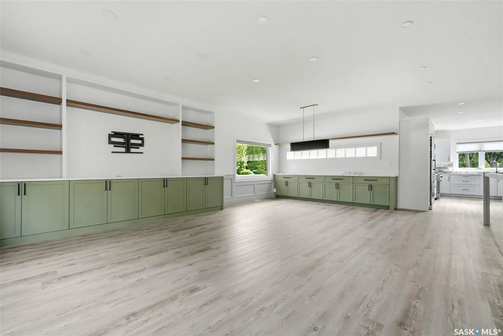 3105 Assiniboine AVENUE