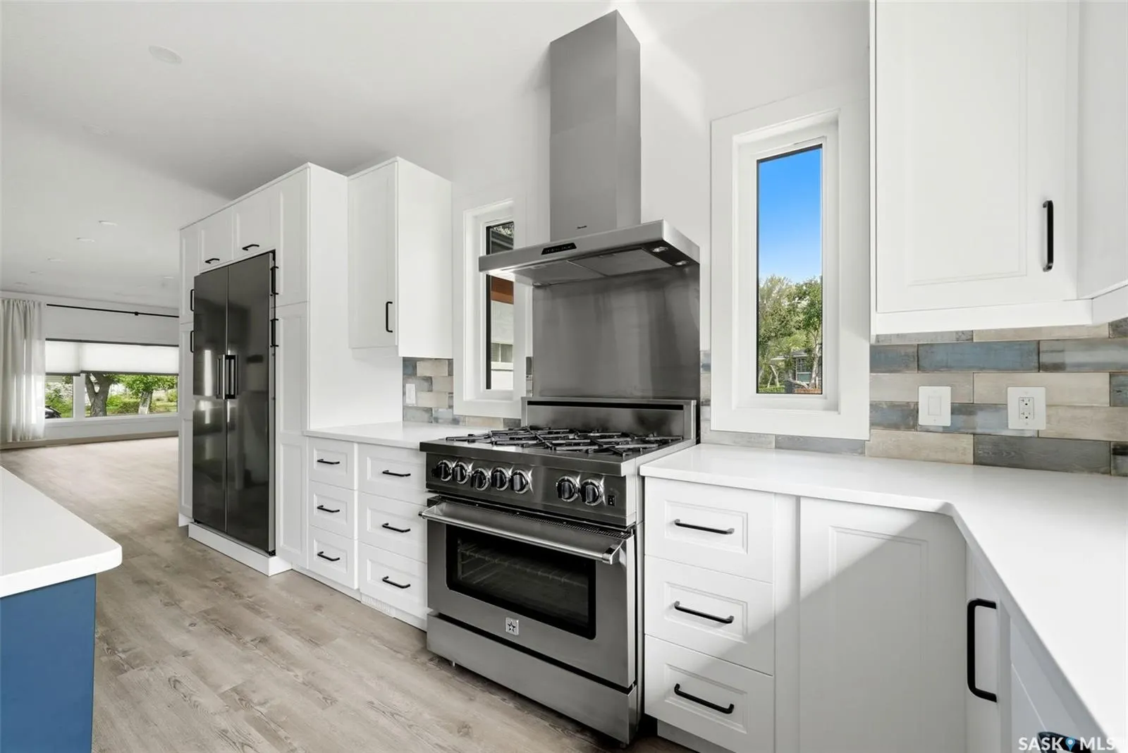 3105 Assiniboine AVENUE