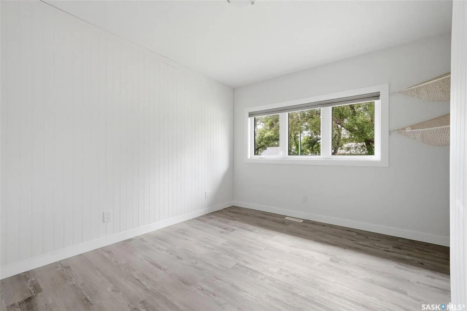 3105 Assiniboine AVENUE