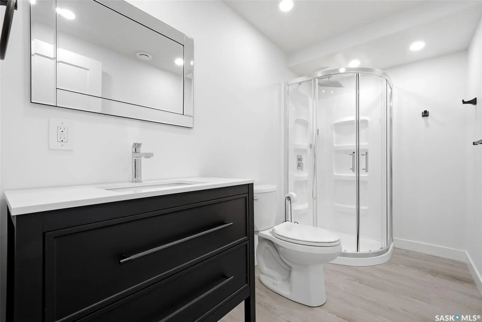 3105 Assiniboine AVENUE