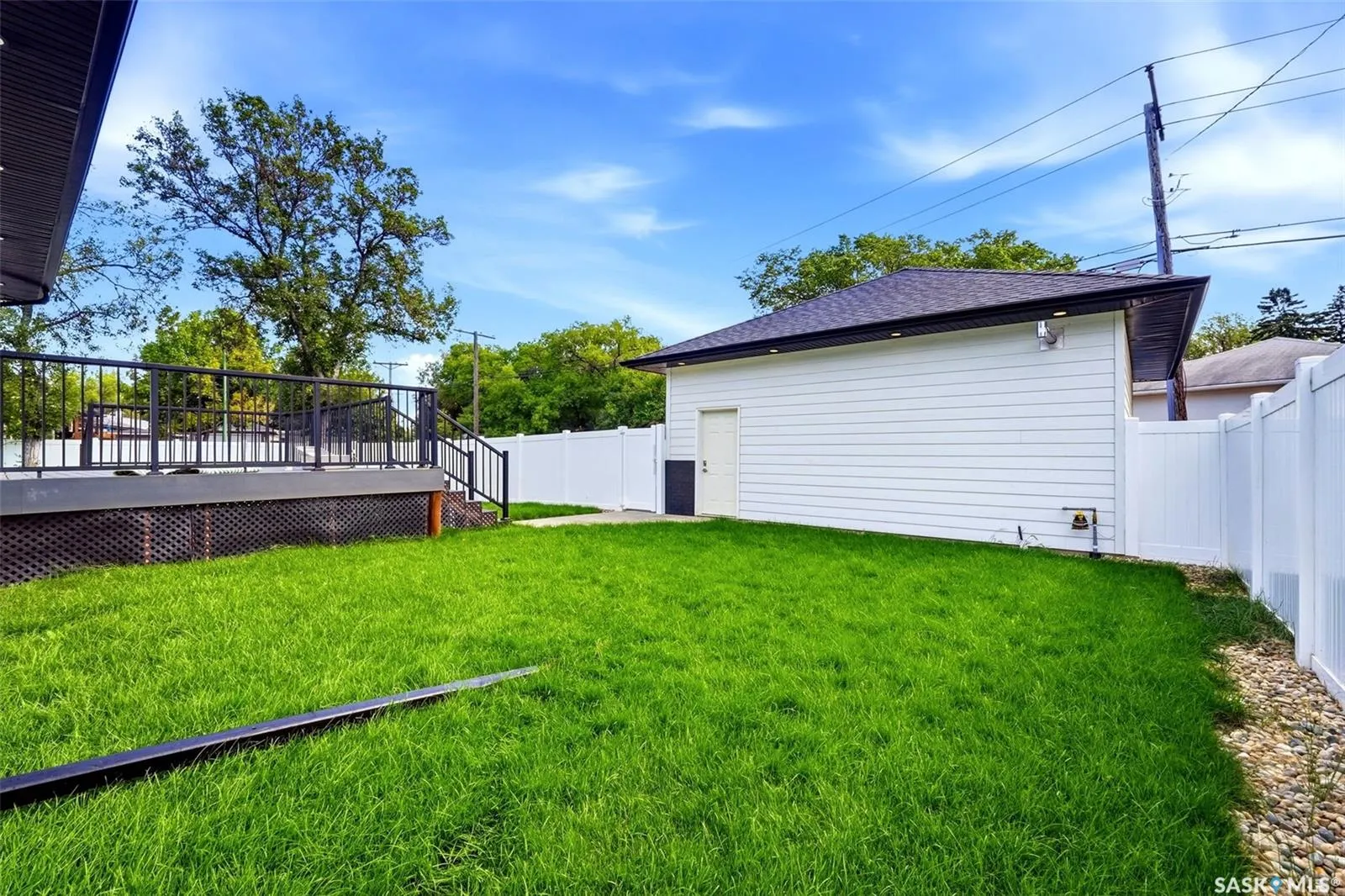 3105 Assiniboine AVENUE