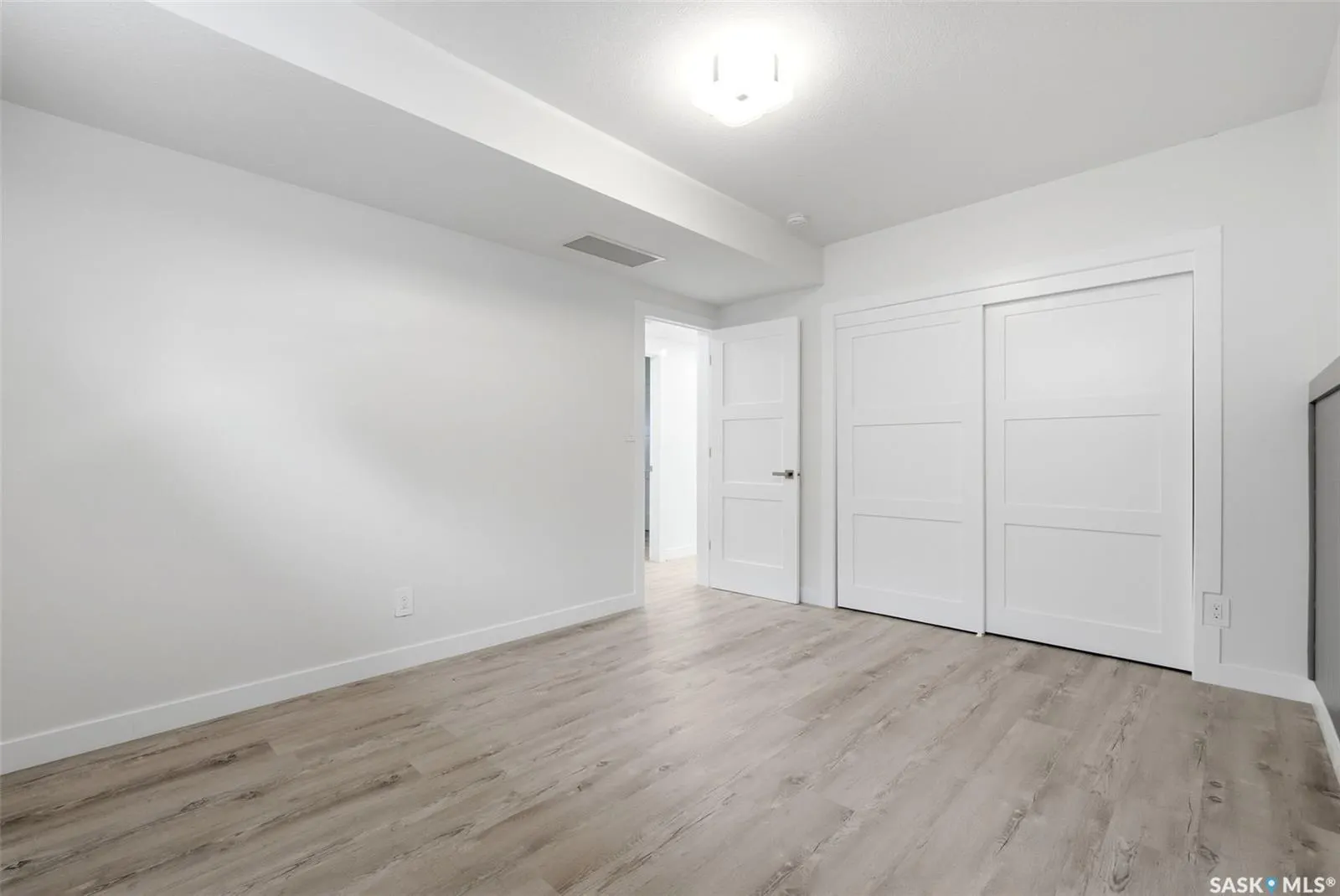 3105 Assiniboine AVENUE