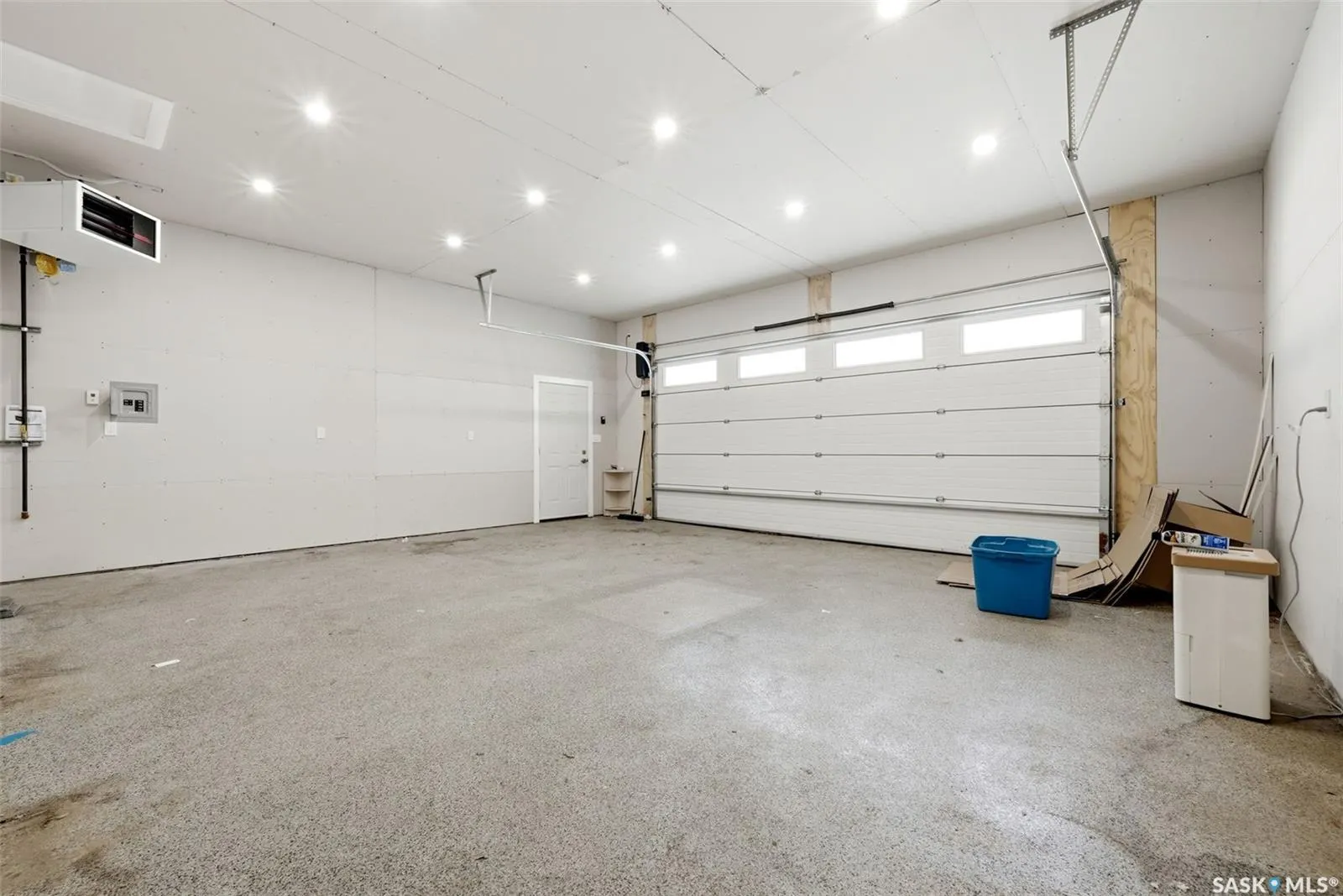 3105 Assiniboine AVENUE
