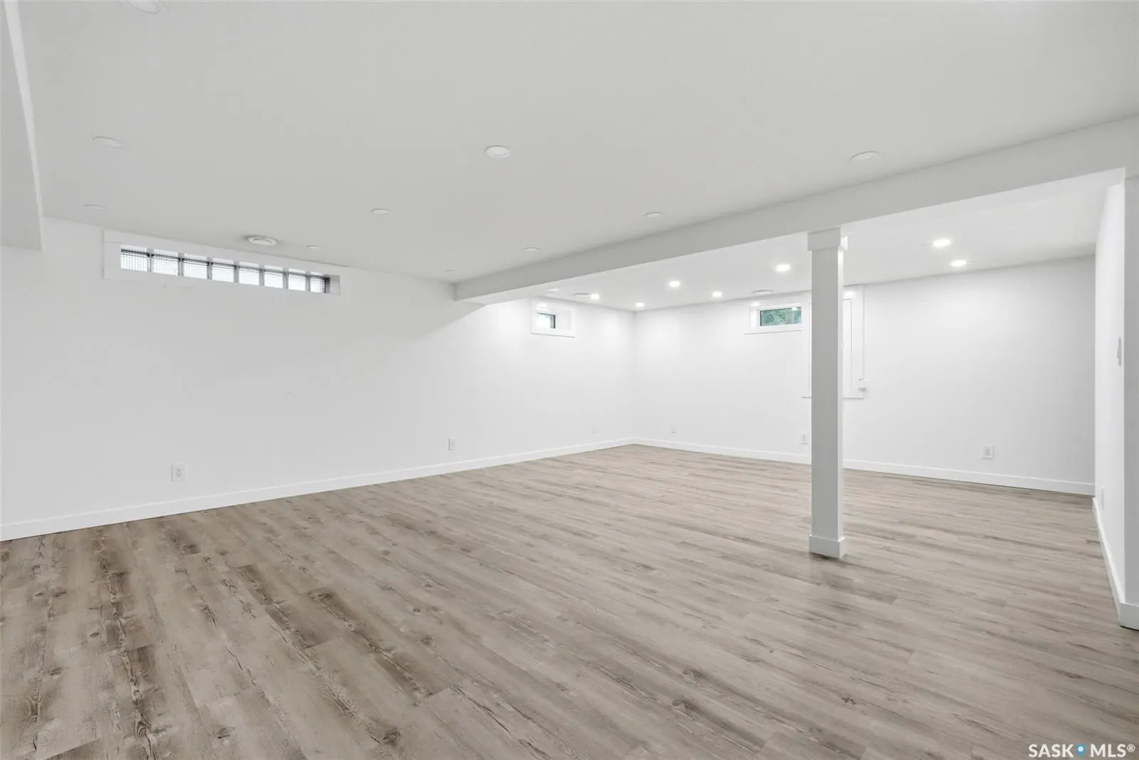 3105 Assiniboine AVENUE