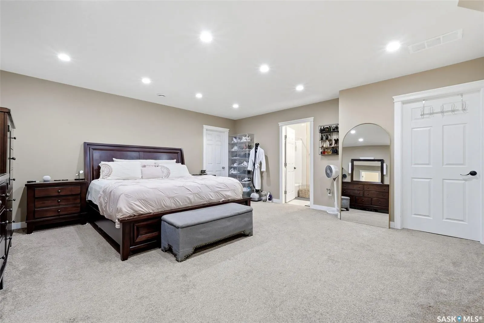 8902 Herman CRESCENT