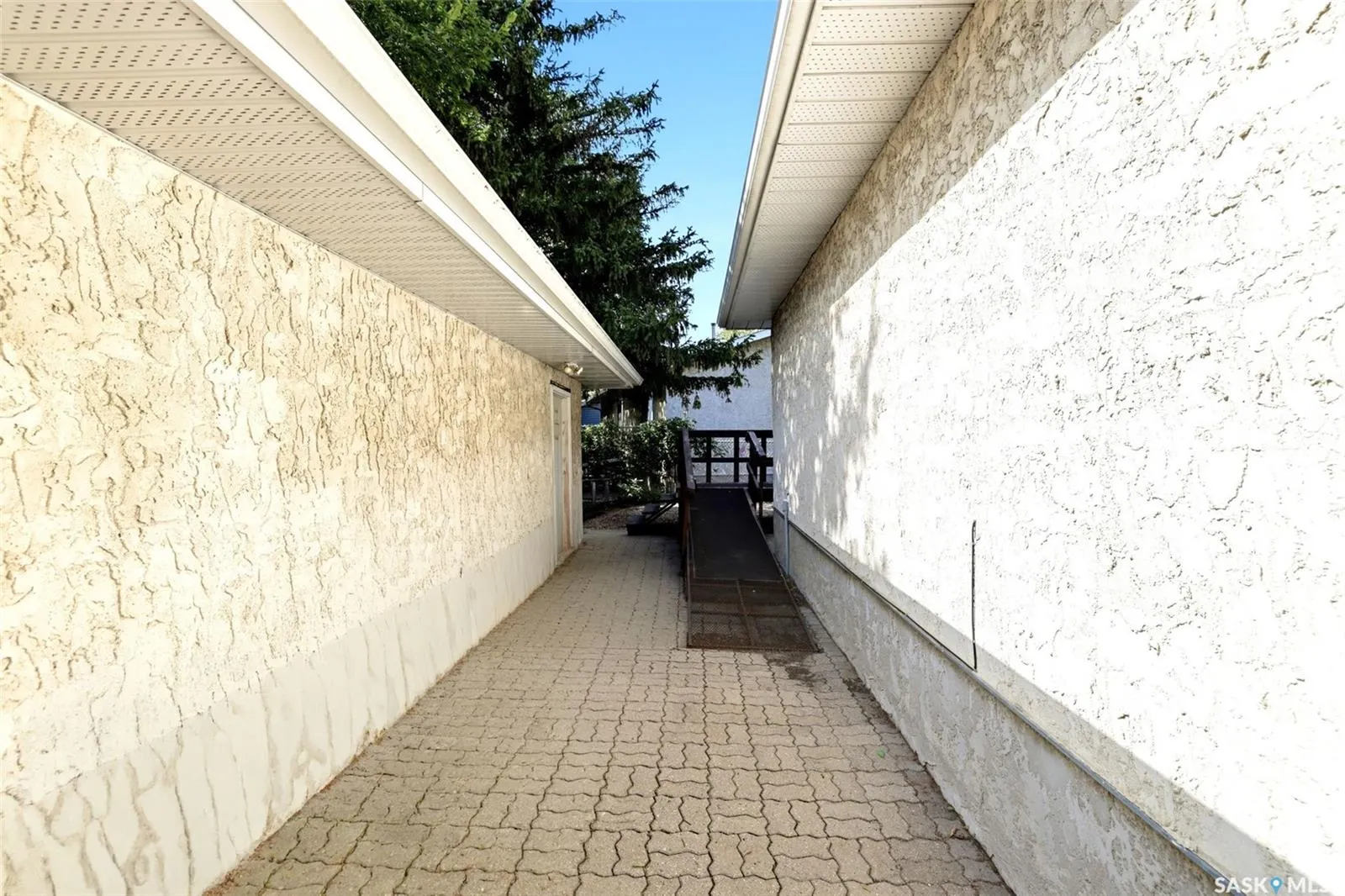 87 Vernon CRESCENT