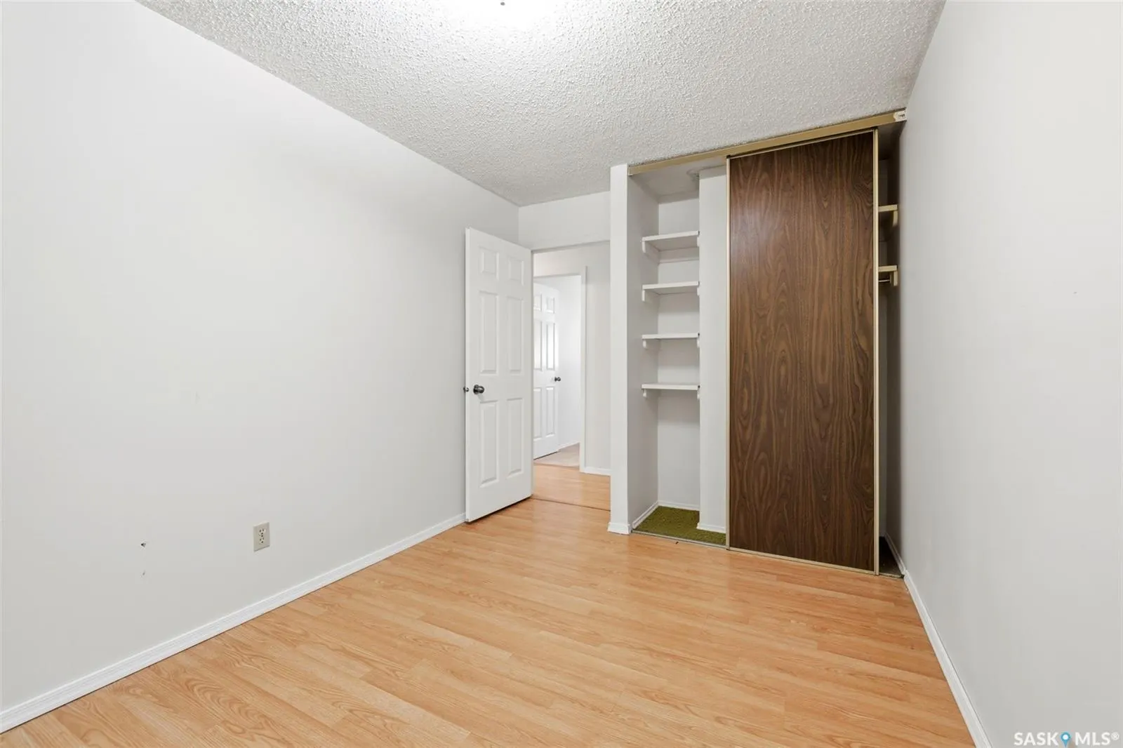 87 Vernon CRESCENT
