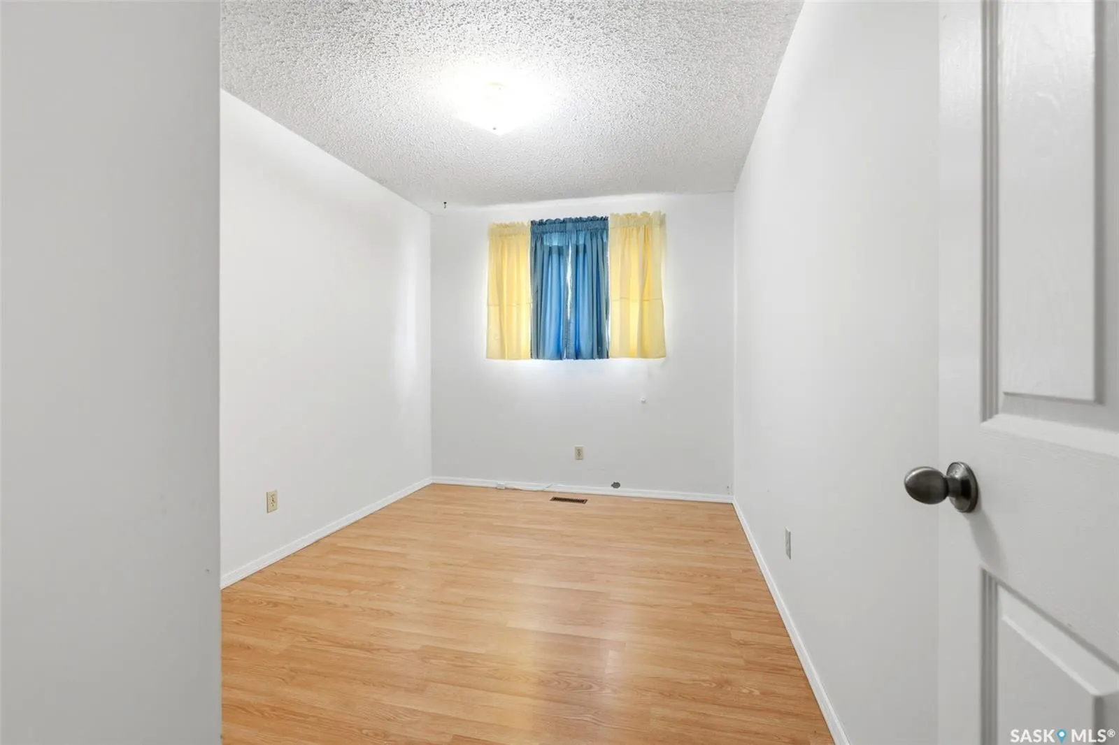 87 Vernon CRESCENT