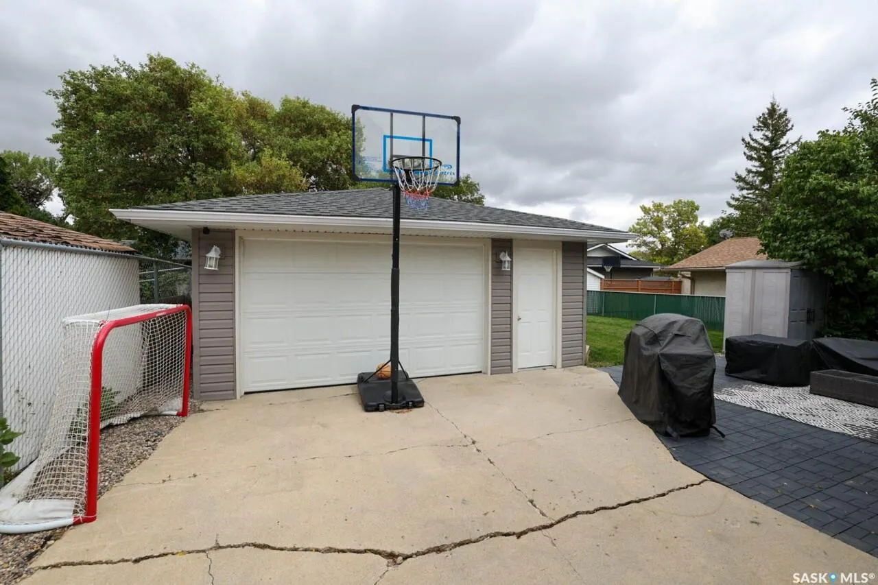 55 Peart CRESCENT