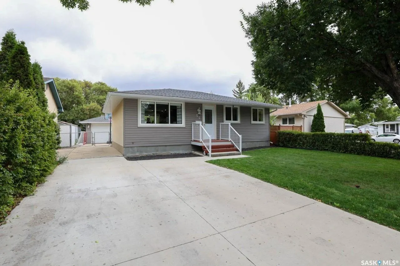 55 Peart CRESCENT