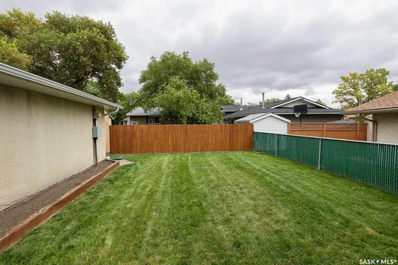55 Peart CRESCENT