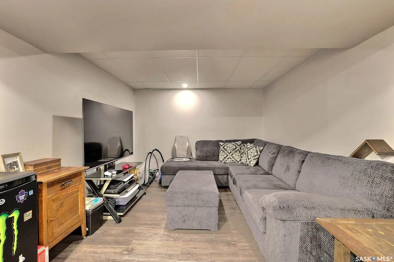 55 Peart CRESCENT