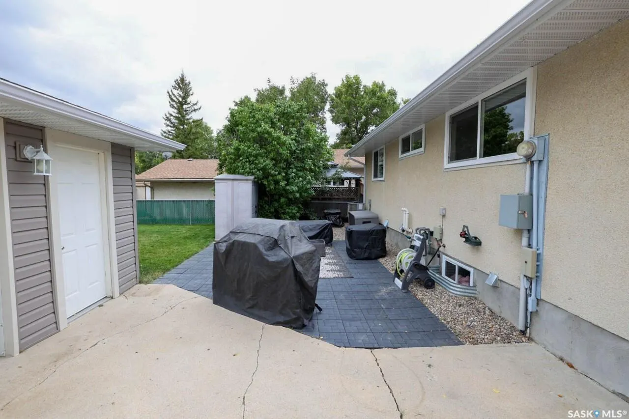 55 Peart CRESCENT