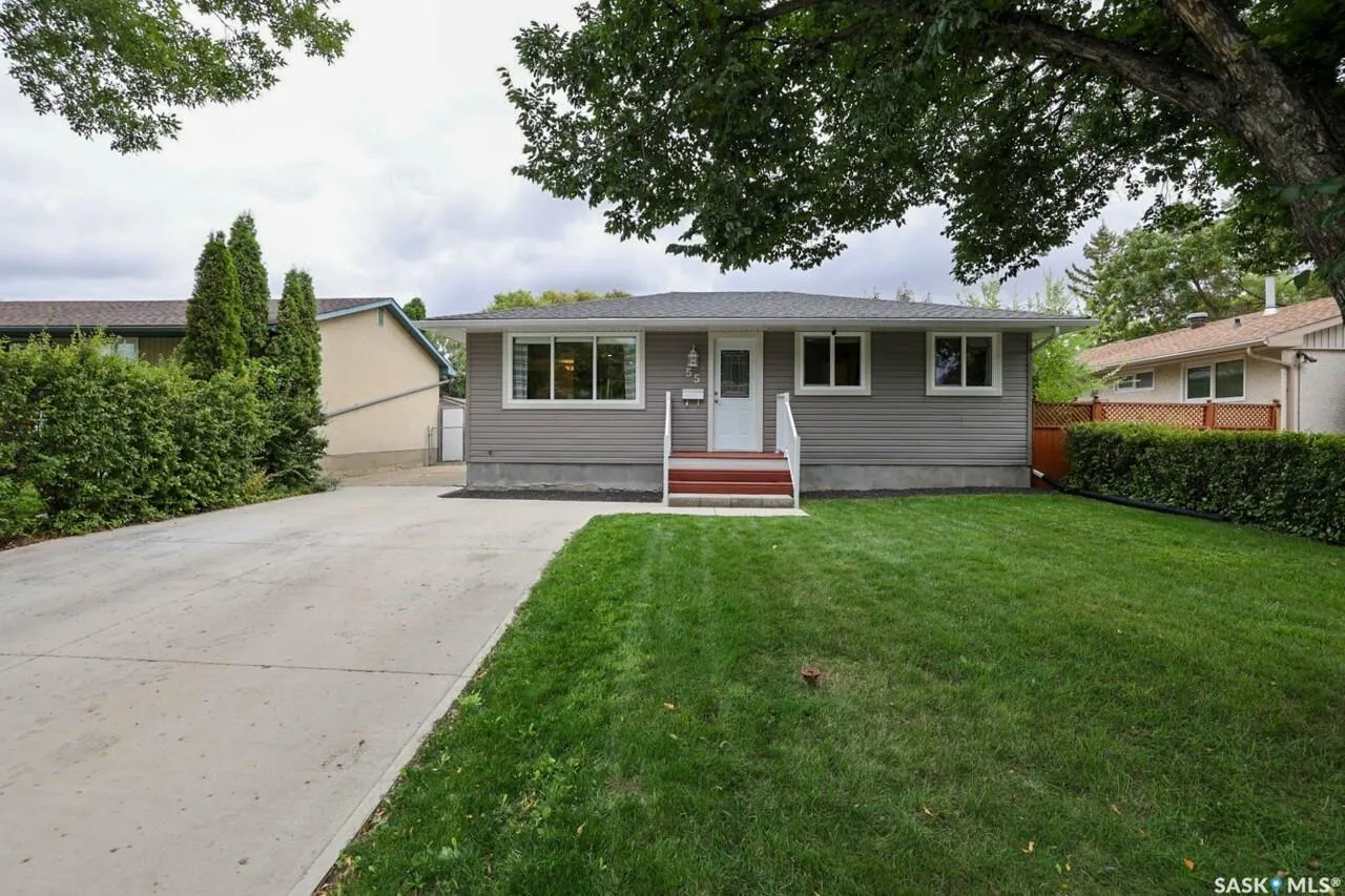 55 Peart CRESCENT