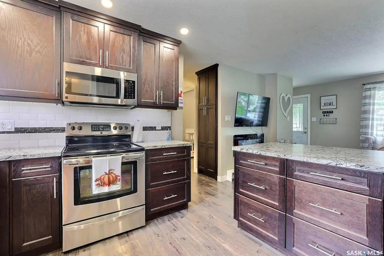 55 Peart CRESCENT