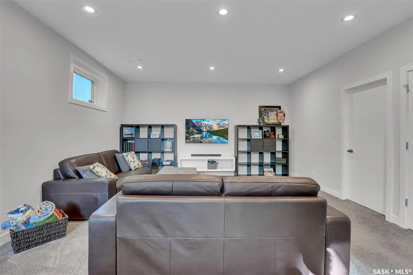 5253 SNOWBIRDS CRESCENT