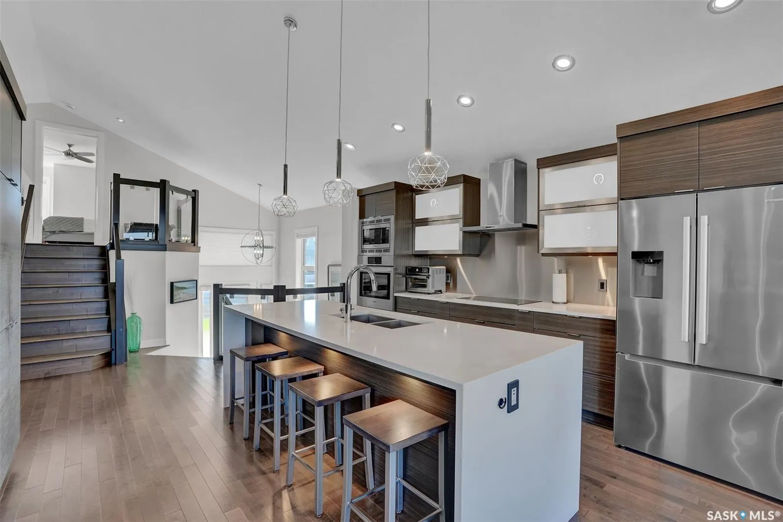 5253 SNOWBIRDS CRESCENT