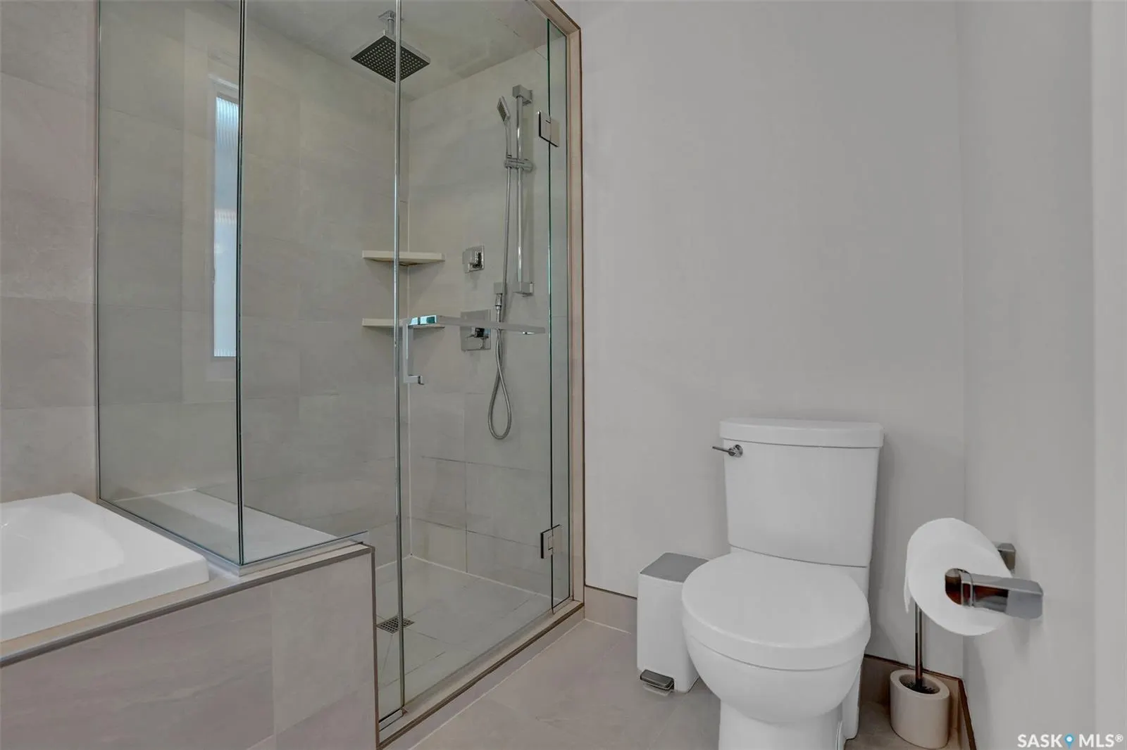 5253 SNOWBIRDS CRESCENT