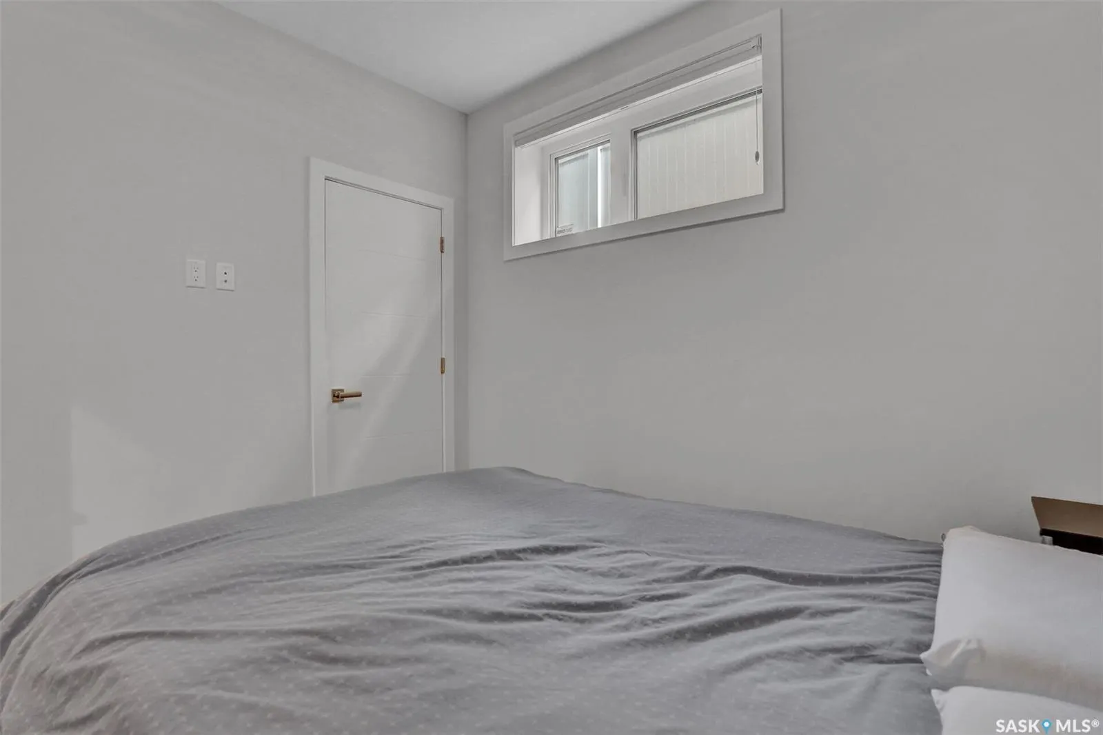 5253 SNOWBIRDS CRESCENT