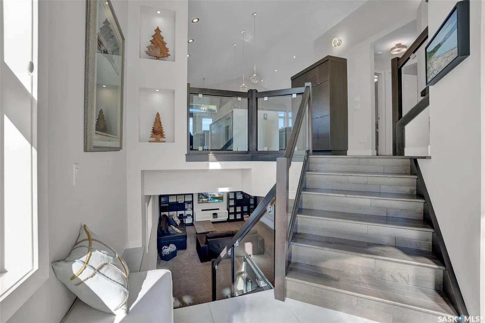 5253 SNOWBIRDS CRESCENT
