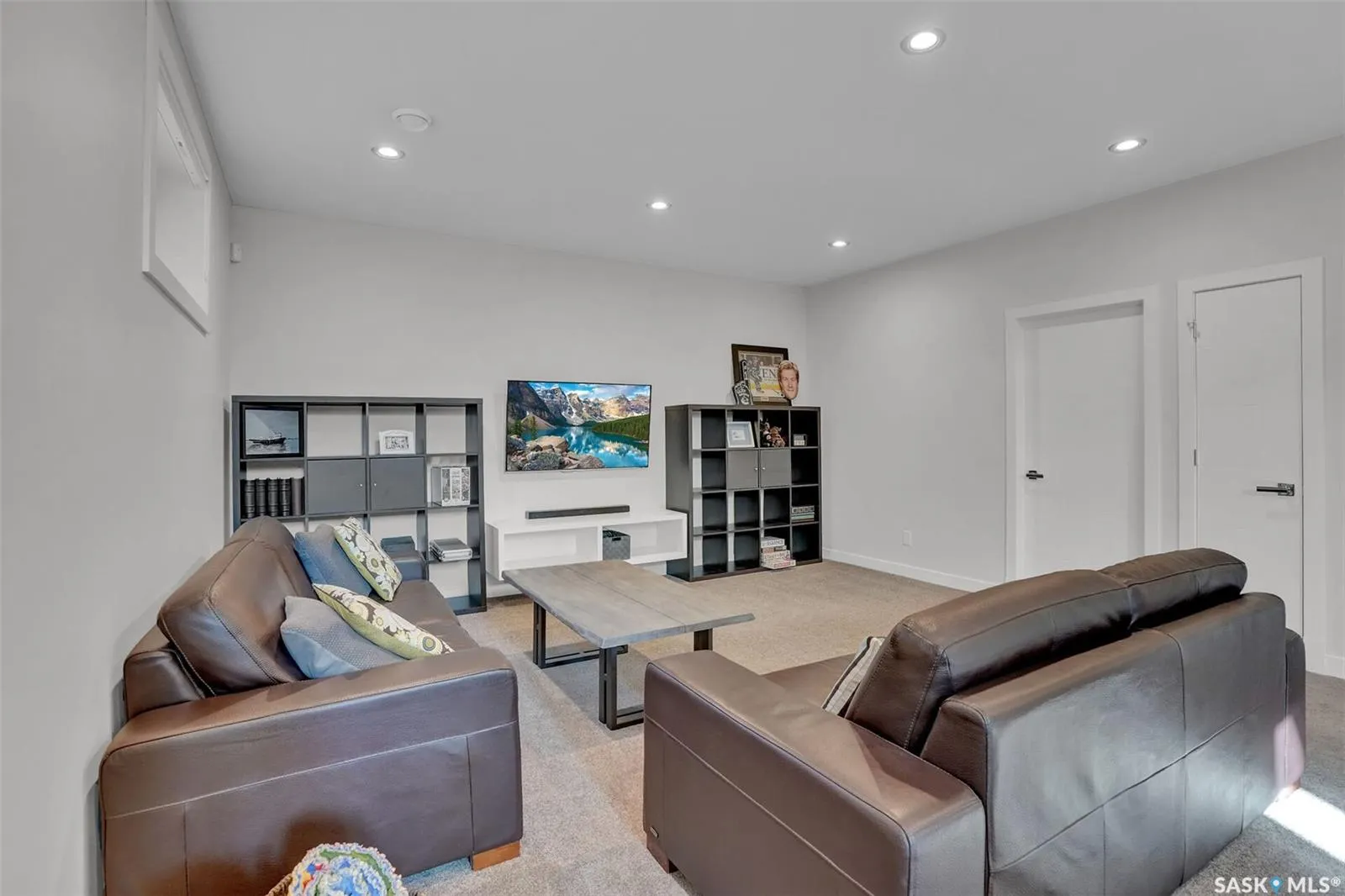 5253 SNOWBIRDS CRESCENT