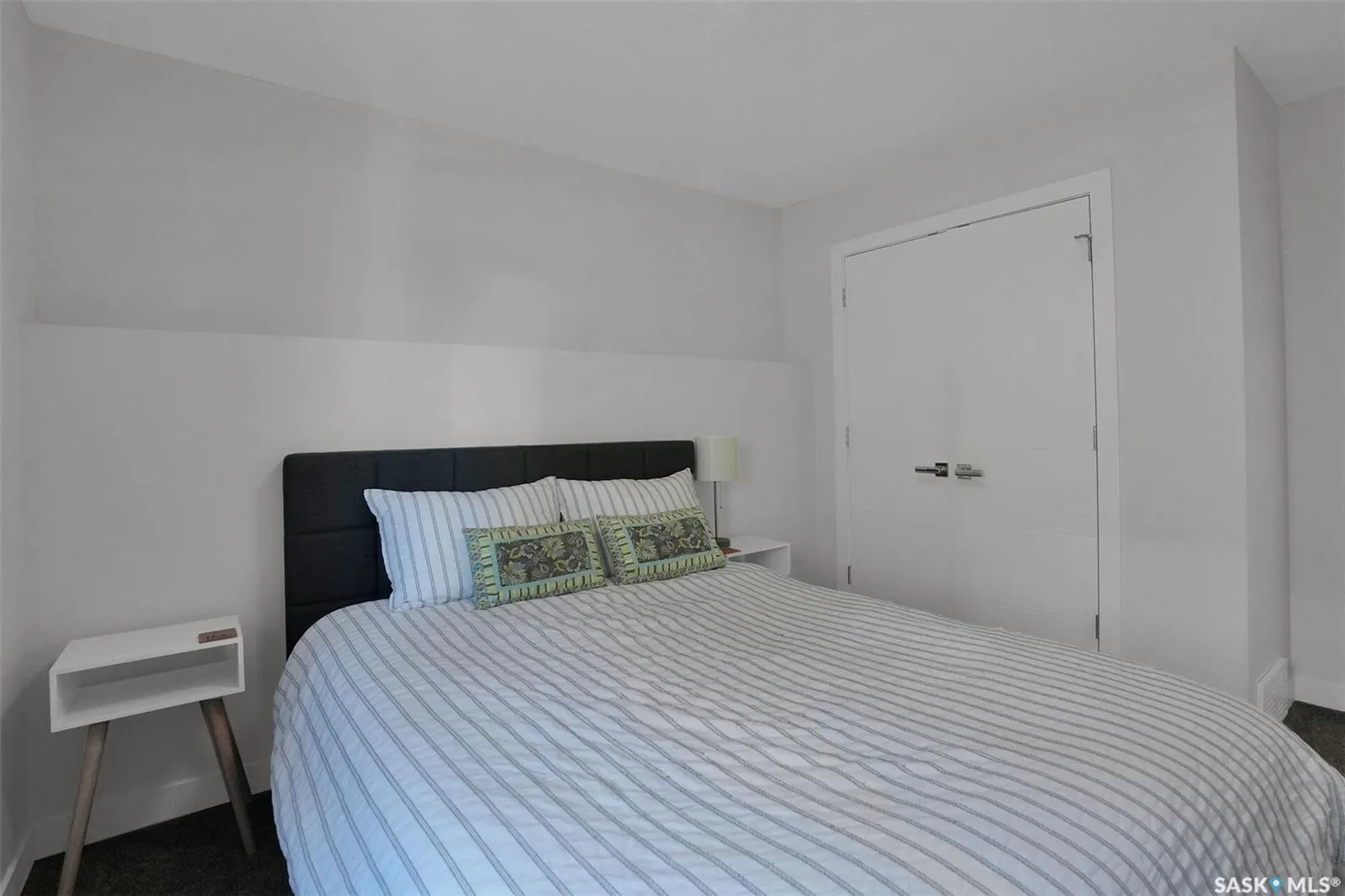 5253 SNOWBIRDS CRESCENT