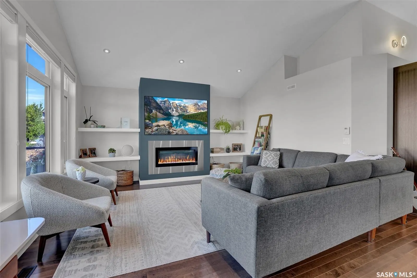 5253 SNOWBIRDS CRESCENT