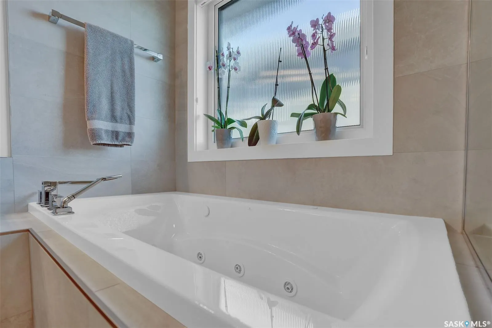 5253 SNOWBIRDS CRESCENT