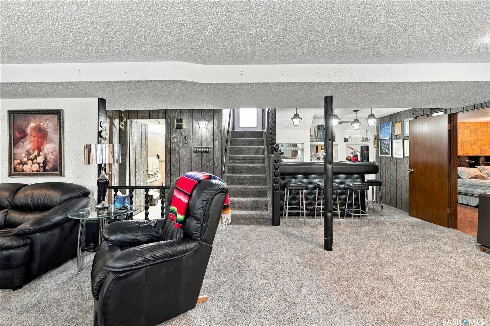 1015 Simcoe STREET