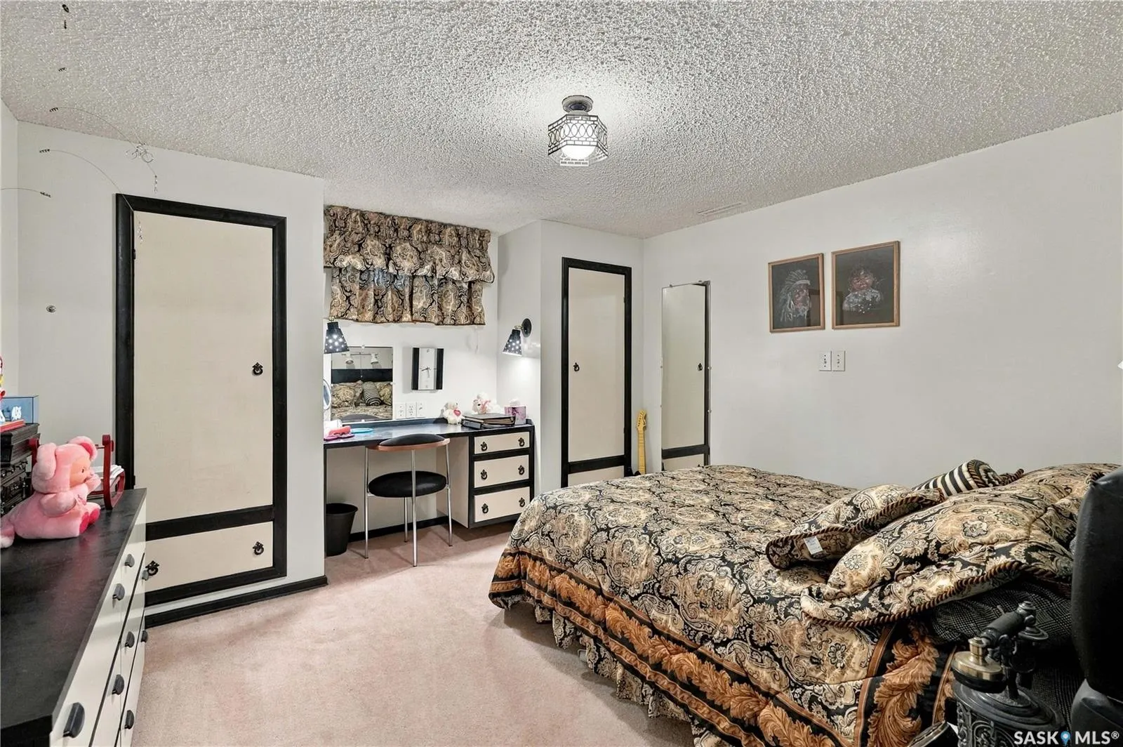 1015 Simcoe STREET