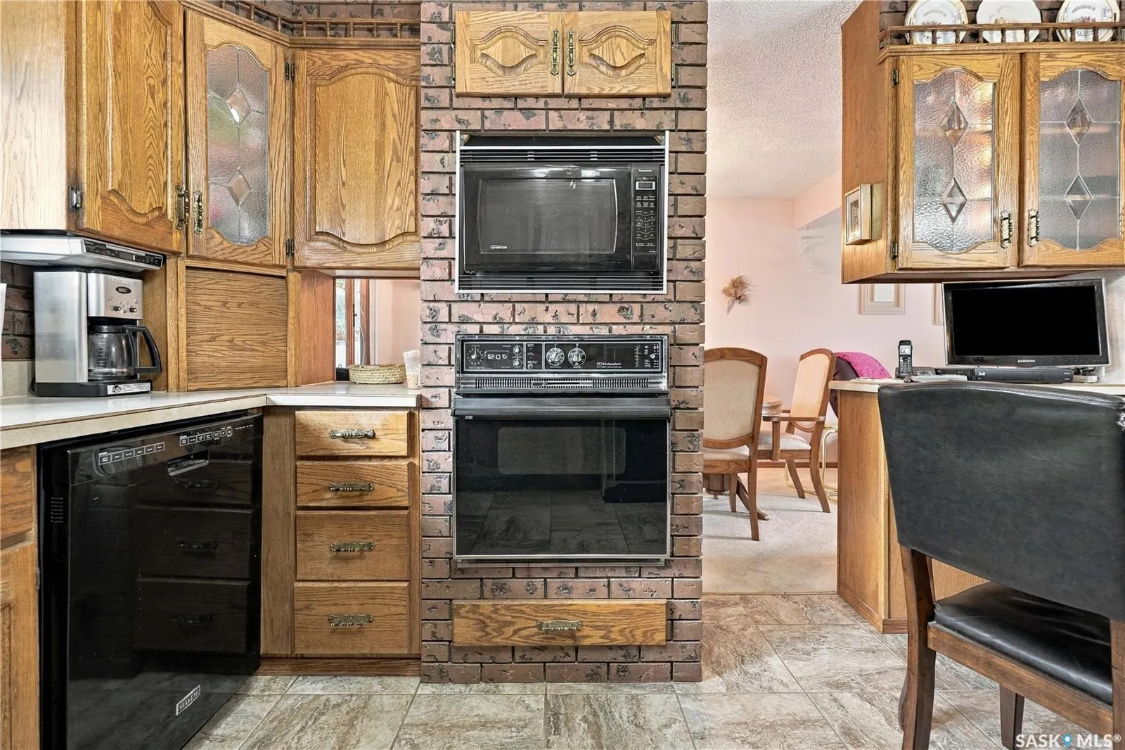 1015 Simcoe STREET