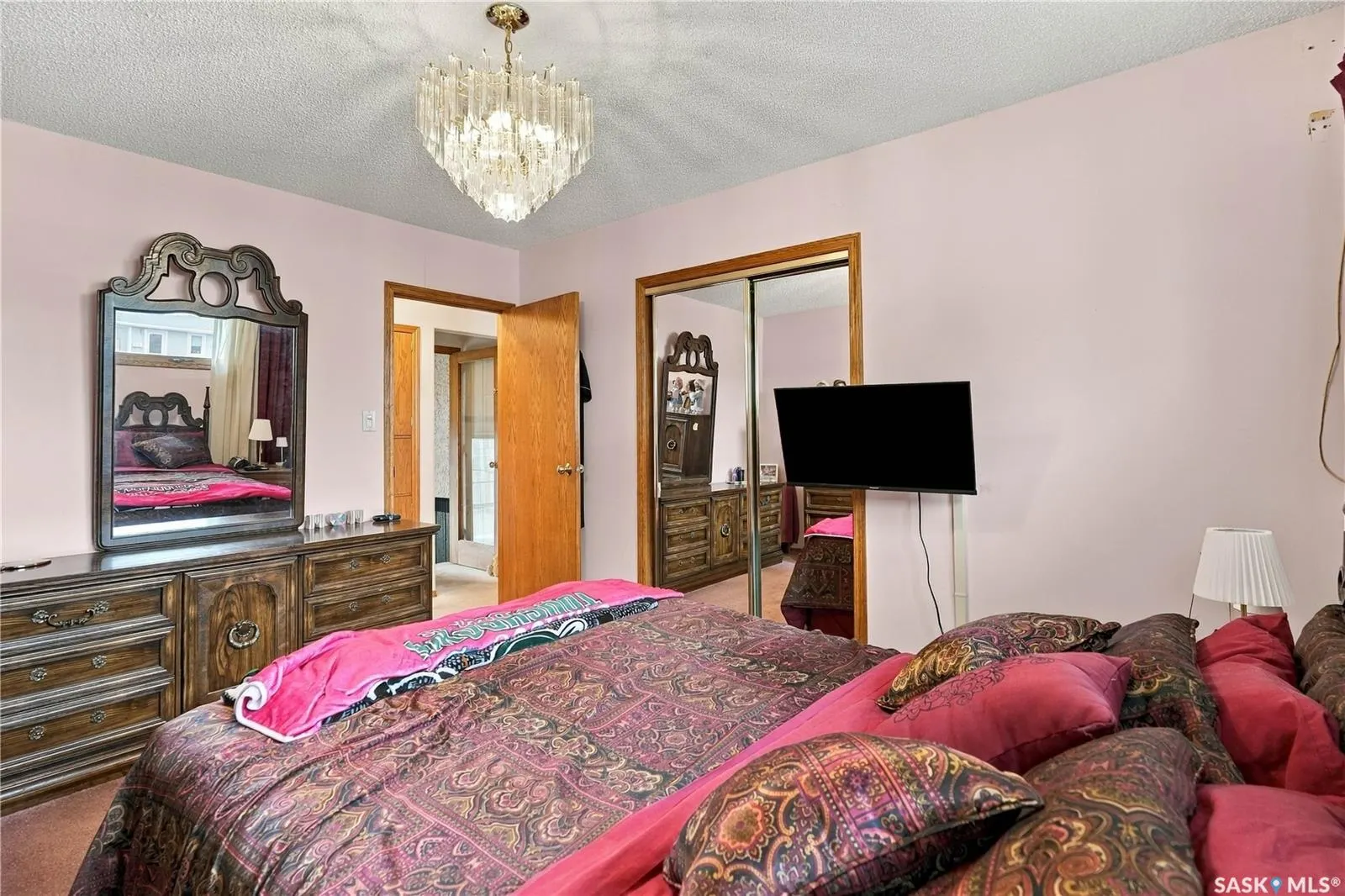 1015 Simcoe STREET