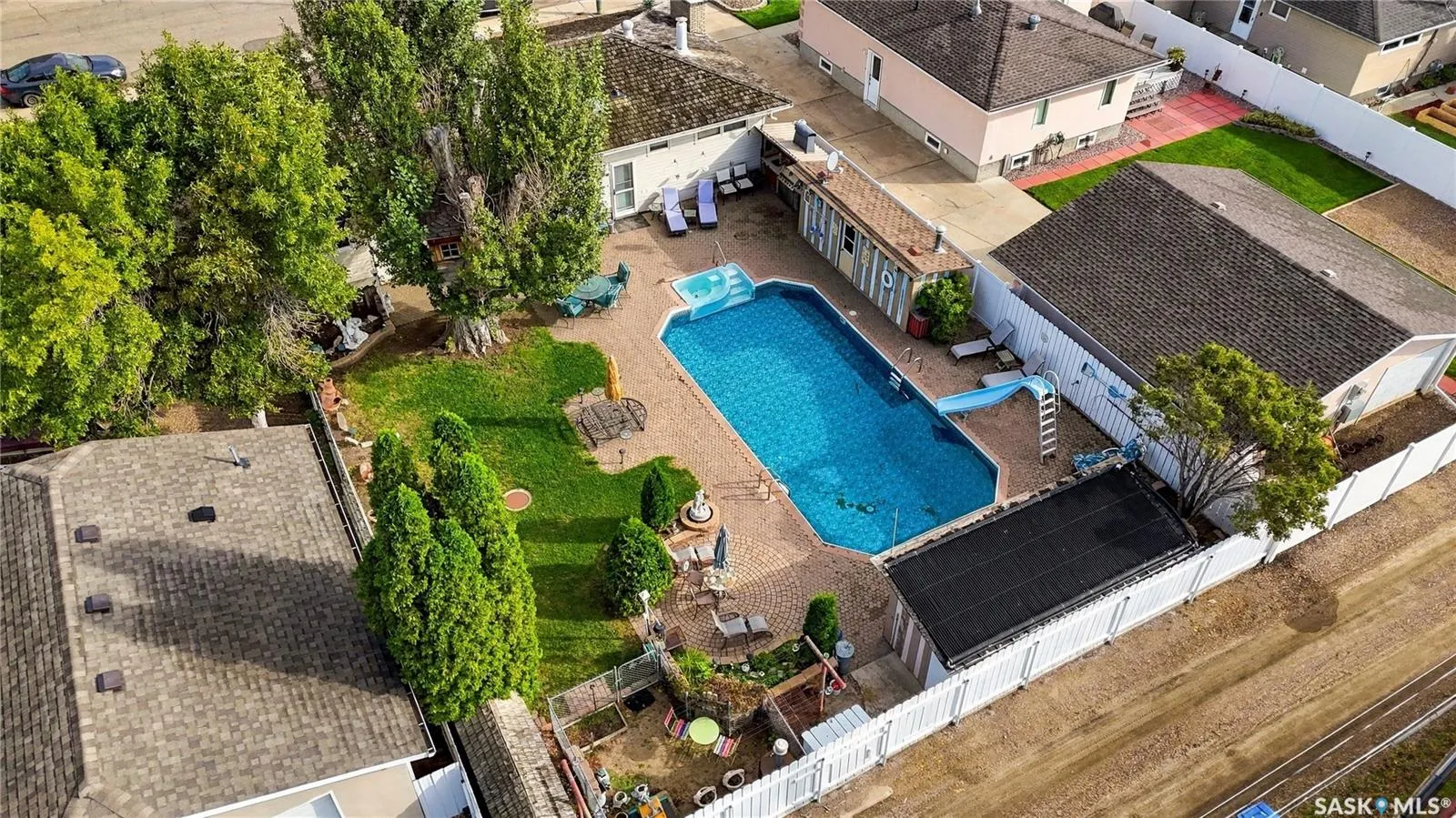 1015 Simcoe STREET