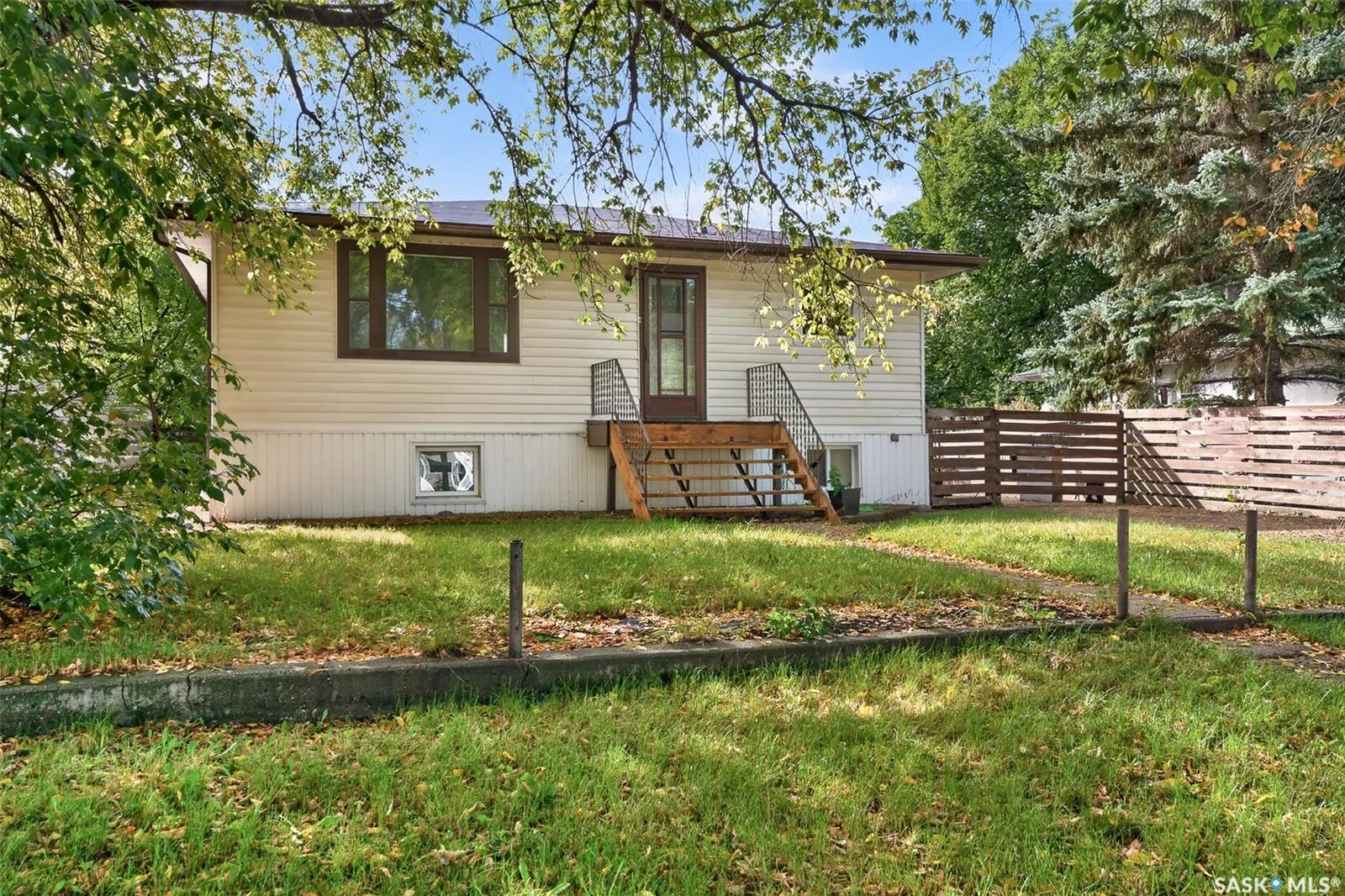 1023 Coteau STREET W