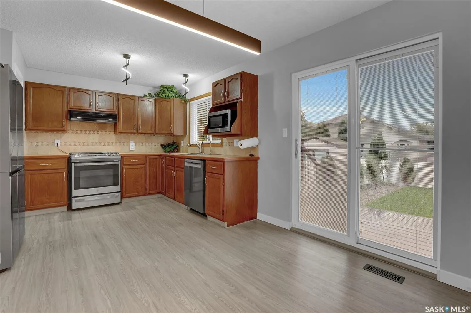 6914 Whelan DRIVE