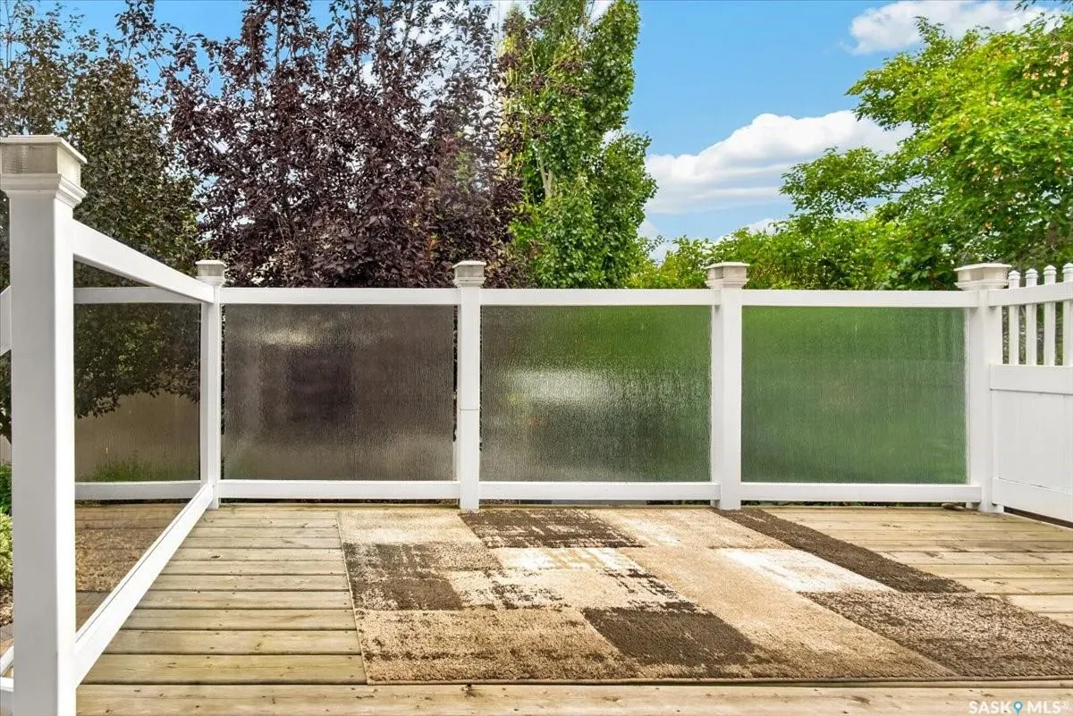 101 Oxbow CRESCENT