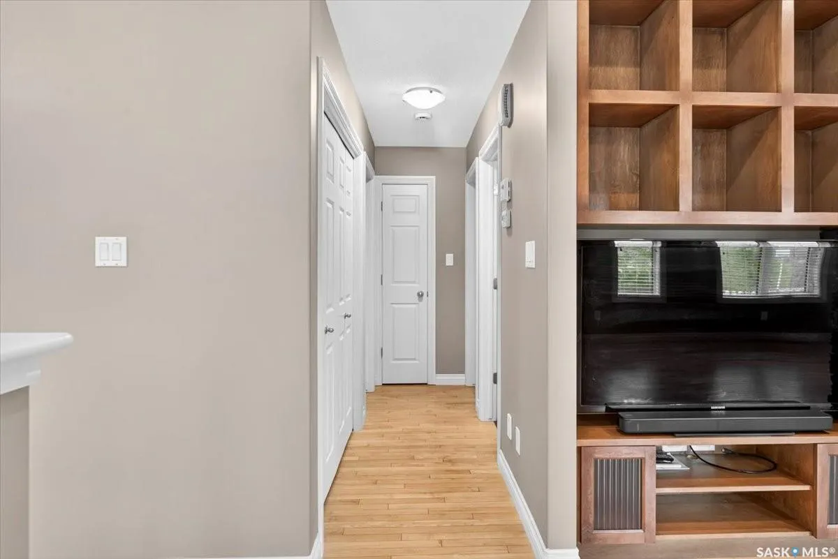 101 Oxbow CRESCENT