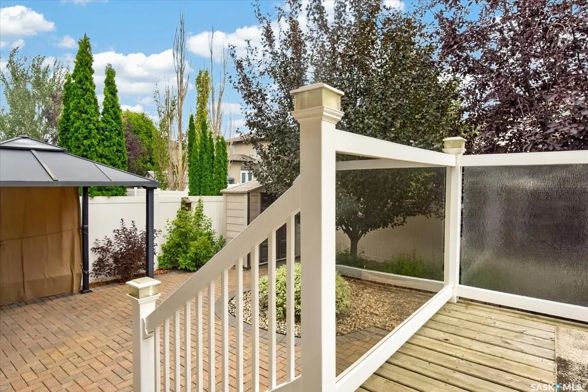101 Oxbow CRESCENT
