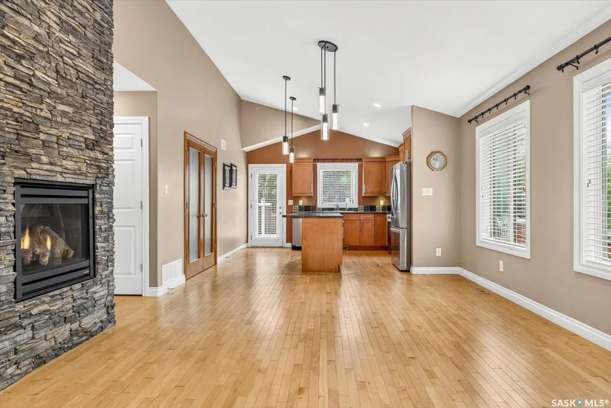 101 Oxbow CRESCENT