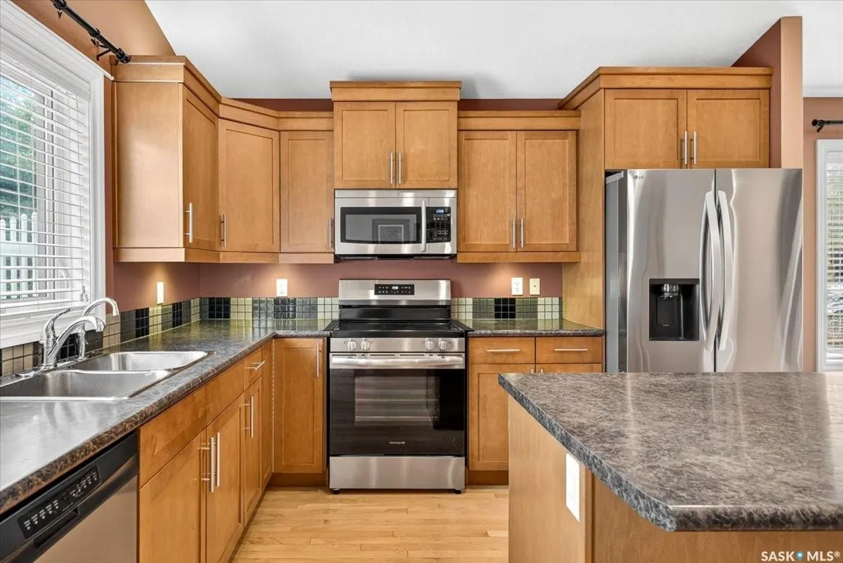 101 Oxbow CRESCENT
