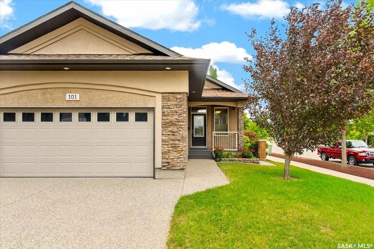 101 Oxbow CRESCENT