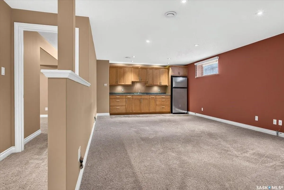 101 Oxbow CRESCENT