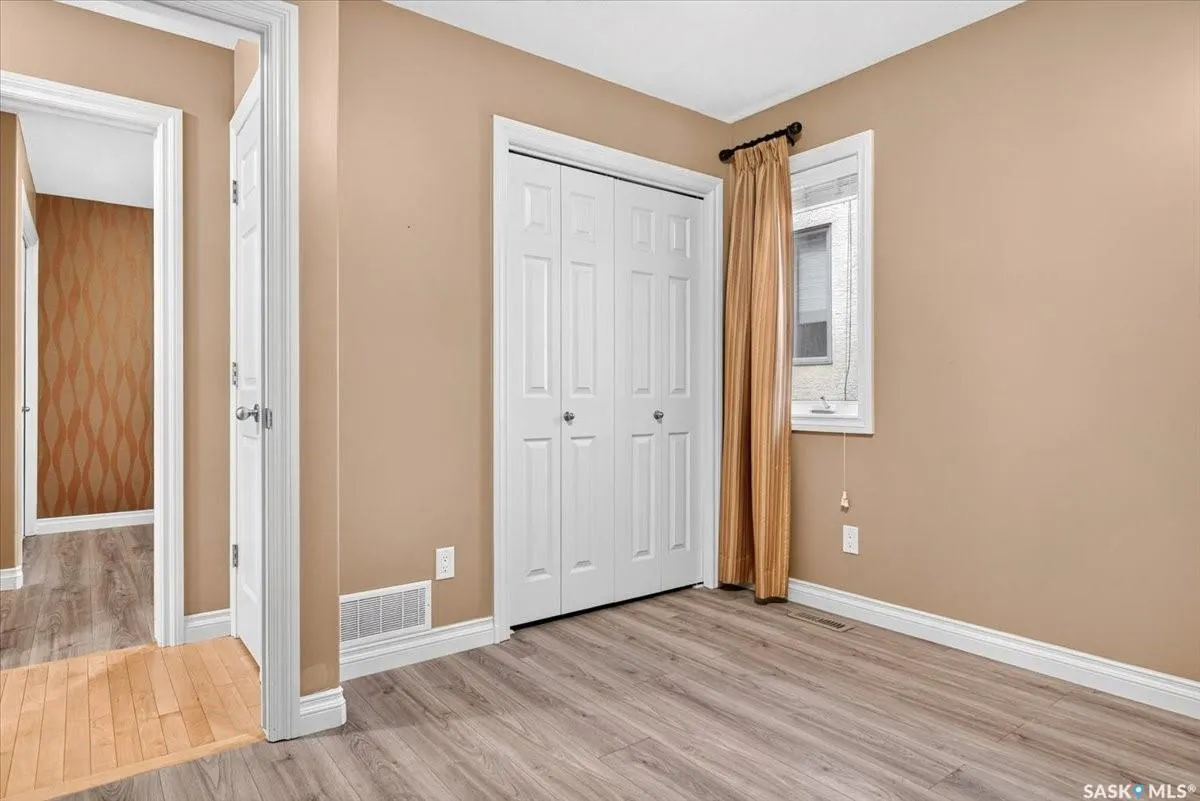 101 Oxbow CRESCENT
