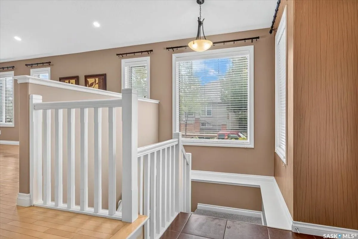 101 Oxbow CRESCENT