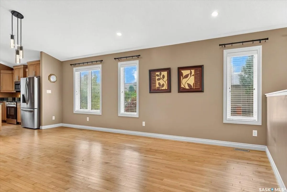 101 Oxbow CRESCENT